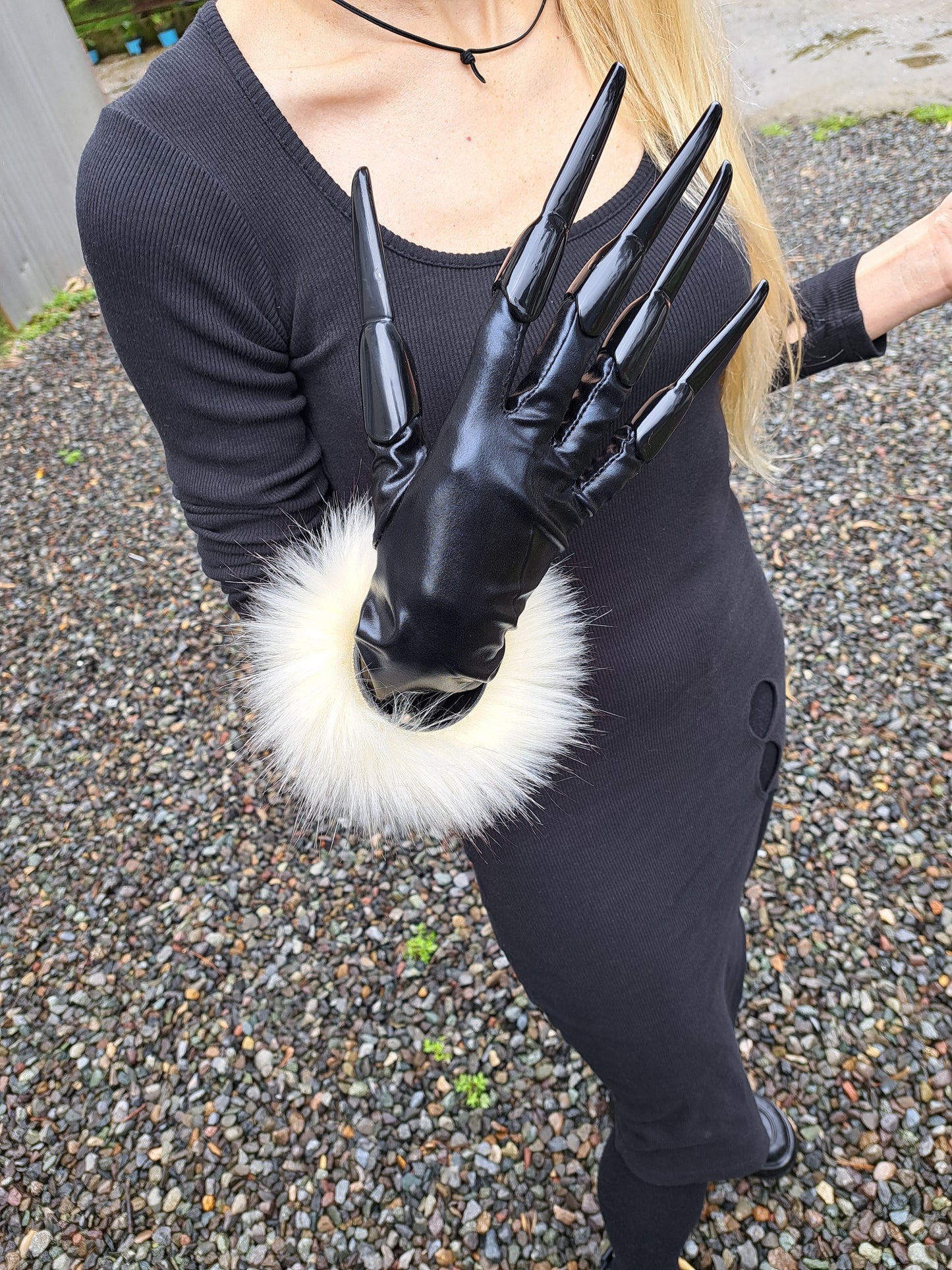 Gloves black+gold with claws