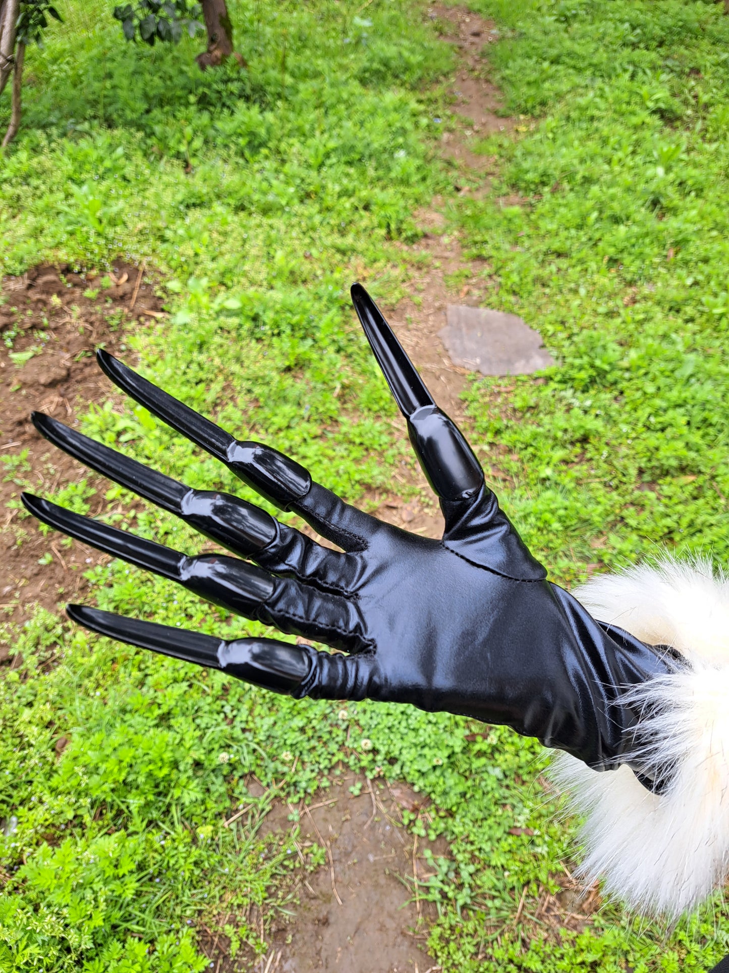 Gloves black+gold with claws