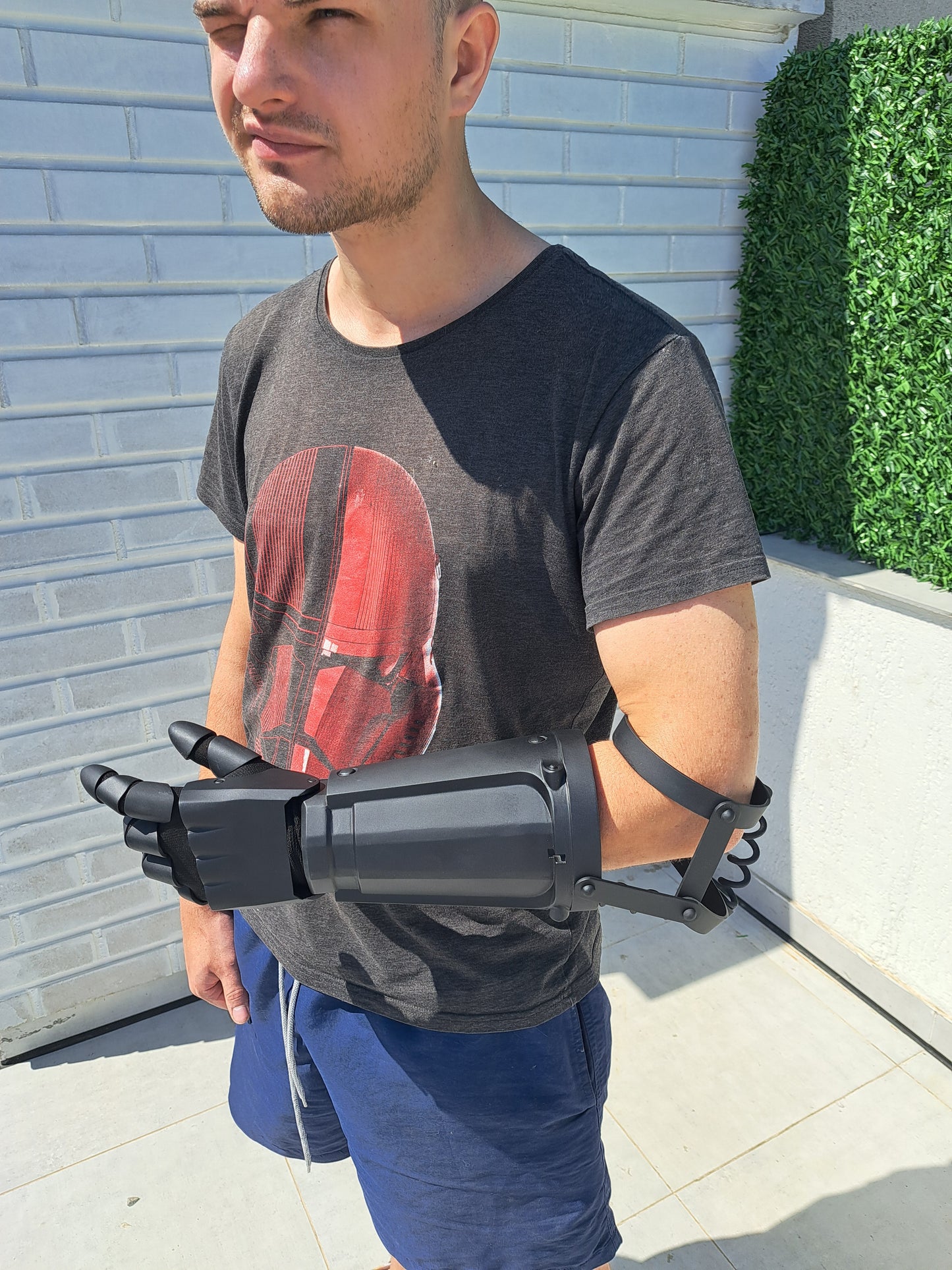 Berserk Guts arm