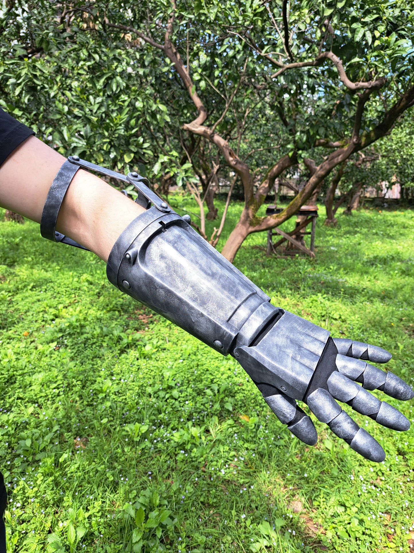 Berserk Guts arm