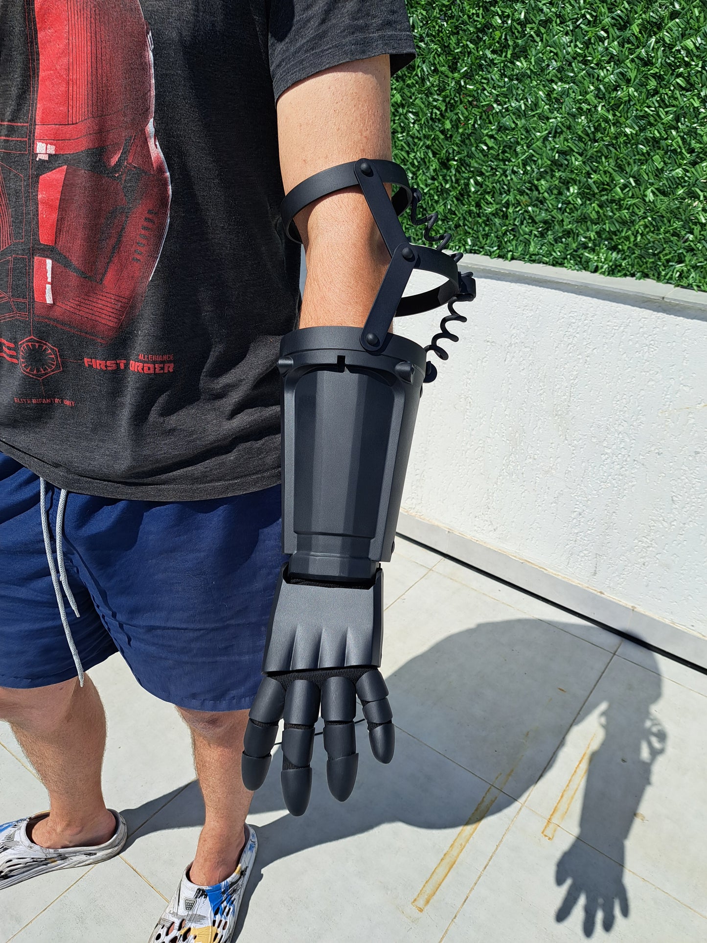Berserk Guts arm